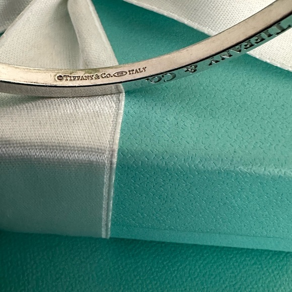 Tiffany & Co Blue Enamel Stripe Bangle Bracelet Sterling Silver Collector’s item - Picture 8 of 11